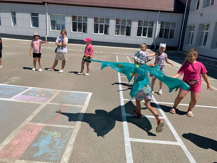 photo_5194930079325609803_y