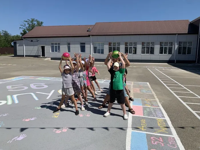 photo_5194930079325609837_y